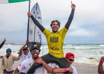 Sebastián Williams gana oro para México en los Juegos Panamericanos de Surf en Perú