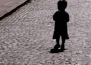 Encuentran a niña de 4 años deambulando de madrugada