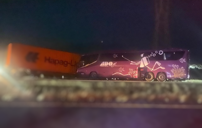 Tragedia en Veracruz: Siete fallecidos y 17 lesionados en accidente entre autobús y tráiler Tragedia en Veracruz: Siete fallecidos y 17 lesionados en accidente entre autobús y tráiler