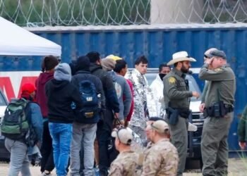 Inician deportaciones masivas en Nogales; más de 600 migrantes llegan a Sonora