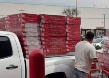 Mujer adquiere 800 roscas en Costco para revender: ¿emprendimiento o abuso?