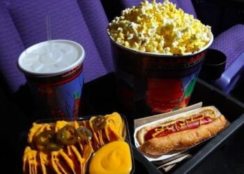 ¿Te han negado entrar con alimentos al cine? Profeco dice que es ilegal