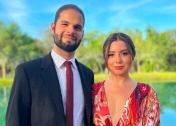 Compromiso de Farid Dieck y Jessica desata controversia por incoherencias en su historia de amor