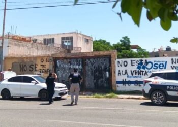 Autoridades investigan muerte de hombre hallado en casa derrumbada