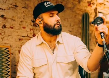 Desde Hermosillo hasta Berlín: Carín León arranca gira con lleno total