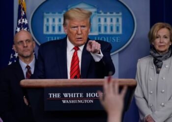 Trump pide mantener bajo el precio del petróleo y lanza advertencia a Irán por tensión en Medio Oriente