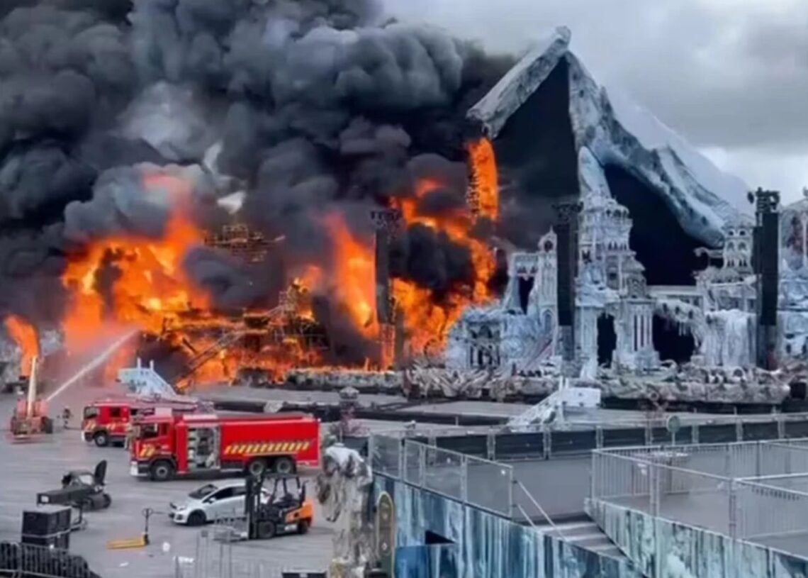🚨 Incendio en el corazón de Tomorrowland: el MainStage queda destruido a días del festival
