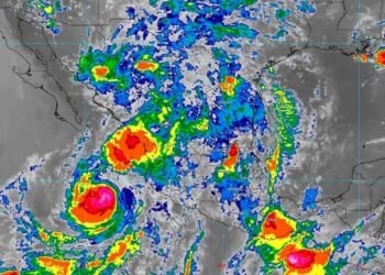 Flossie baja de intensidad pero mantienen alerta en varios estados
