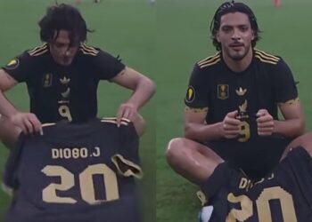 Raúl Jiménez recuerda a Diogo Jota en la final de la Copa Oro con conmovedor gesto