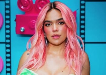 Karol G lanza programa de becas para mujeres latinas que quieran estudiar ciencia y tecnología