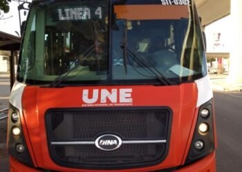 Pasajeros denuncian que choferes se quedan con el pasaje y temen aumento en la tarifa