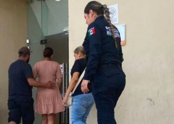 Policías de Hermosillo escoltan a mujer en labor de parto hasta el Hospital de la Mujer