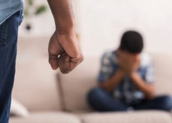 Vecino de Hermosillo es detenido por golpear con un palo a un niño de 10 años