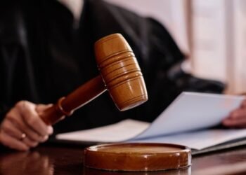 Enfermero recibe 30 años de prisión por violencia sexual contra pacientes de la tercera edad