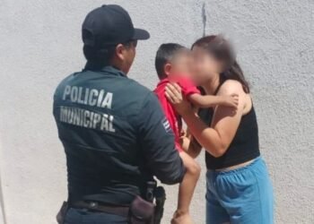 Niño de 3 años perdido es encontrado y regresado sano y salvo a su familia