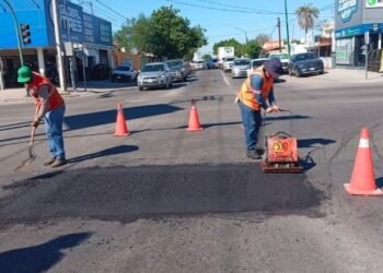 Ayuntamiento de Hermosillo refuerza trabajos de bacheo