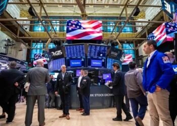 Bolsa de Nueva York resiente cierre de gobierno y arranca con pérdidas