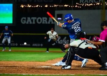Yaquis frenan la remontada de Naranjeros y se llevan el triunfo 11-10