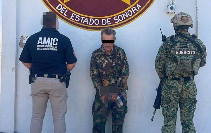 Detienen a hombre armado y con envoltorios de droga en la frontera de Sonoyta Detienen a hombre armado y con envoltorios de droga en la frontera de Sonoyta