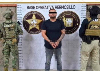 Detienen en Nogales a presunto líder delictivo ligado al narcotráfico en Sonora Detienen en Nogales a presunto líder delictivo ligado al narcotráfico en Sonora