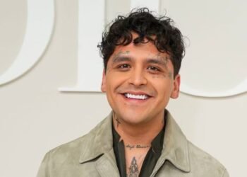 Christian Nodal se presenta ante la Fiscalía por demanda de Universal Music y defensa sobre manutención de su hija Christian Nodal se presenta ante la Fiscalía por demanda de Universal Music y defensa sobre manutención de su hija