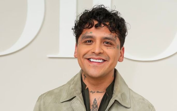 Christian Nodal se presenta ante la Fiscalía por demanda de Universal Music y defensa sobre manutención de su hija Christian Nodal se presenta ante la Fiscalía por demanda de Universal Music y defensa sobre manutención de su hija