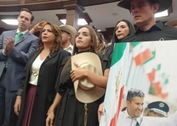 Grecia Quiroz, viuda de Carlos Manzo, asume la presidencia municipal de Uruapan Grecia Quiroz, viuda de Carlos Manzo, asume la presidencia municipal de Uruapan
