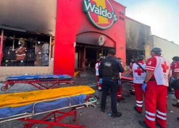 Separan del cargo a titular de Protección Civil mientras siguen las investigaciones de la tienda Waldo’s Separan del cargo a titular de Protección Civil mientras siguen las investigaciones de la tienda Waldo’s