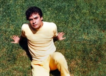 Los secretos y heridas de Juan Gabriel salen a la luz en nueva serie de Netflix Los secretos y heridas de Juan Gabriel salen a la luz en nueva serie de Netflix