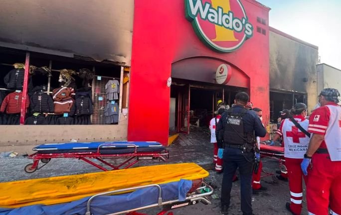 Gobierno de Sonora cancela desfile de la Revolución Mexicana en solidaridad con víctimas del incendio en Waldo’s Gobierno de Sonora cancela desfile de la Revolución Mexicana en solidaridad con víctimas del incendio en Waldo’s