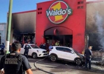 Tras incendio en Waldo’s, Durazo promete fortalecer Protección Civil y prevenir nuevas tragedias Tras incendio en Waldo’s, Durazo promete fortalecer Protección Civil y prevenir nuevas tragedias