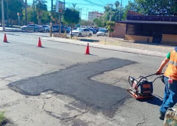 Arranca megaoperativo de bacheo en Hermosillo: piden paciencia a automovilistas