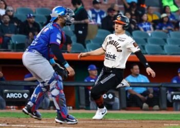 Naranjeros remonta y asegura la serie frente a Charros en el Fernando Valenzuela