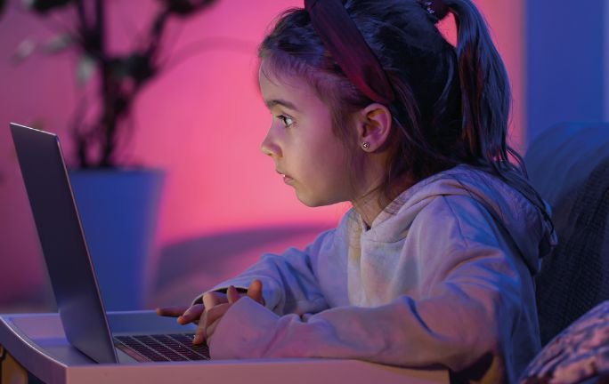 Infancia digital en Sonora: niñas y niños se conectan 6.7 horas al día y solo 5% se siente seguro en internet, revela nuevo informe Infancia digital en Sonora: niñas y niños se conectan 6.7 horas al día y solo 5% se siente seguro en internet, revela nuevo informe