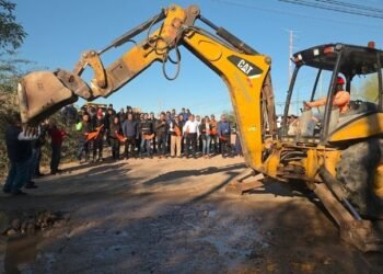 Inicia pavimentación de la calle de las Galaxias con inversión de 1.8 millones de pesos