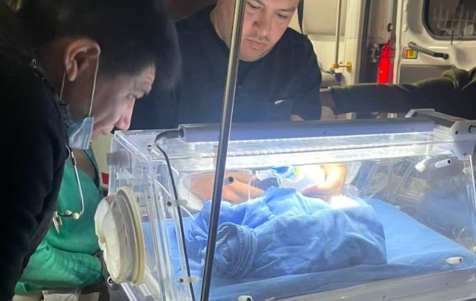 Encuentran a bebé abandonado dentro de un contenedor de basura Encuentran a bebé abandonado dentro de un contenedor de basura