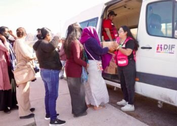 DIF Sonora entrega apoyos alimentarios a familias de Punta Chueca DIF Sonora entrega apoyos alimentarios a familias de Punta Chueca