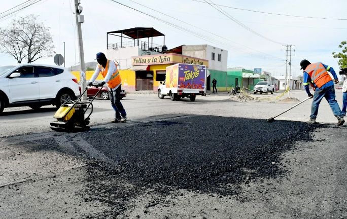 Refuerzan bacheo en Sonacer con jornada intensiva municipal Refuerzan bacheo en Sonacer con jornada intensiva municipal