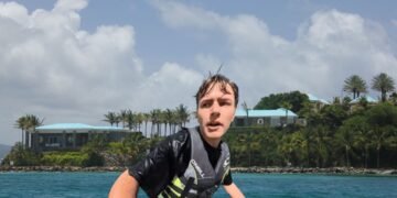 ¿Vigilado tras grabar la isla de Epstein?