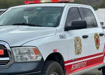 Controlan falla eléctrica en la colonia Centenario sin personas lesionadas Controlan falla eléctrica en la colonia Centenario sin personas lesionadas