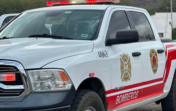 Controlan falla eléctrica en la colonia Centenario sin personas lesionadas Controlan falla eléctrica en la colonia Centenario sin personas lesionadas