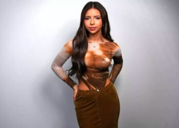 Ángela Aguilar responde a críticas en pleno concierto: “Al cabo funada ya estoy, qué importa”