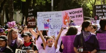 Momentos de tensión y debate marcan algunas movilizaciones del 8M en México