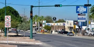 Instalan semáforo peatonal en Yáñez y Progreso para mejorar la seguridad vial en Hermosillo