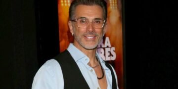 Sergio Mayer responde a insultos de un vecino durante transmisión en vivo