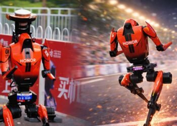 Robot humanoide supera récord mundial de medio maratón