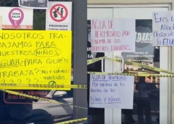 Estancias infantiles protestan en Agua de Hermosillo por cobros excesivos en el servicio