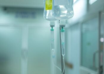 Refuerzan investigaciones en Sonora por muertes ligadas a sueros intravenosos Refuerzan investigaciones en Sonora por muertes ligadas a sueros intravenosos