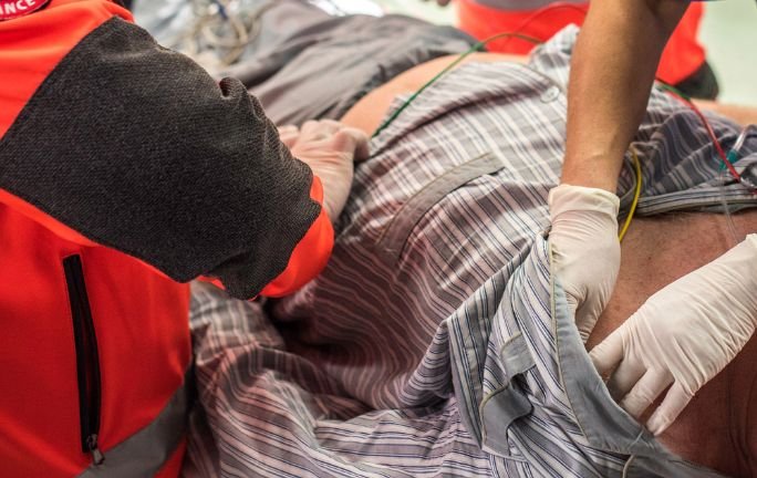 Adulto mayor fallece tras sufrir caída dentro de parque Adulto mayor fallece tras sufrir caída dentro de parque