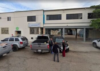 Autoridades realizan cateos por caso de “sueros vitaminados” Autoridades realizan cateos por caso de “sueros vitaminados”